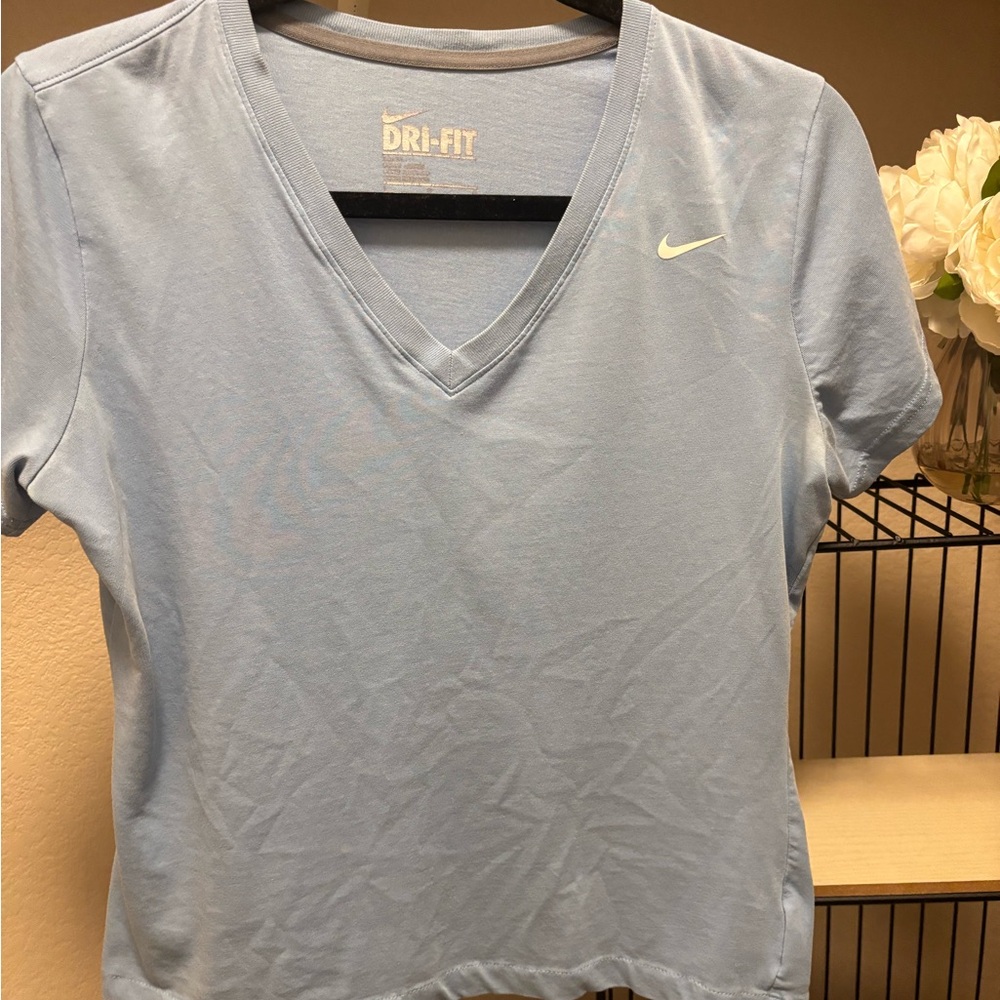 Nike dri-fit Women's Sky Blue V-Neck Tee L